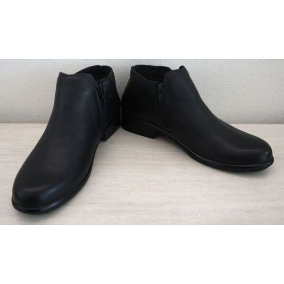 Naot Women's Sz 40 US 9 Water Resistant Black Leather Helm Ankle Booties - Picture 1 of 13